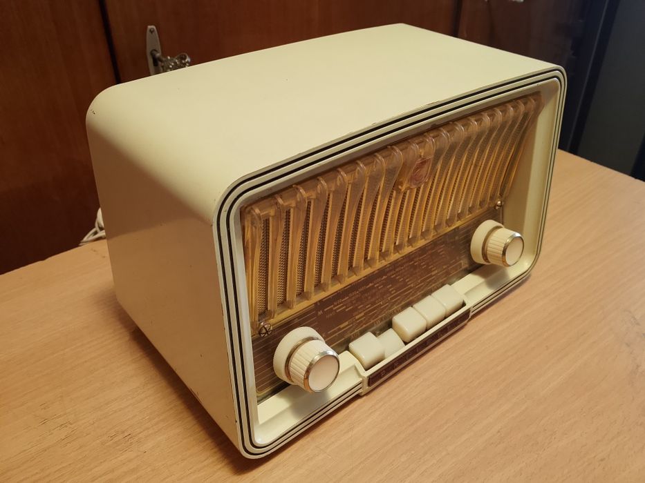 Zabytkowy radioodbiornik lampowy Philips Philetta