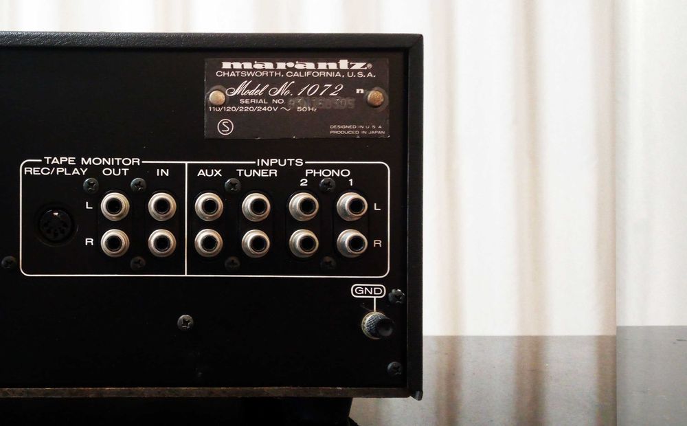 Amplificador - MARANTZ Model 1072 - Exclusivo