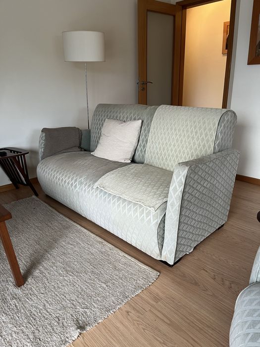 Sofa e poltrona impecaveis