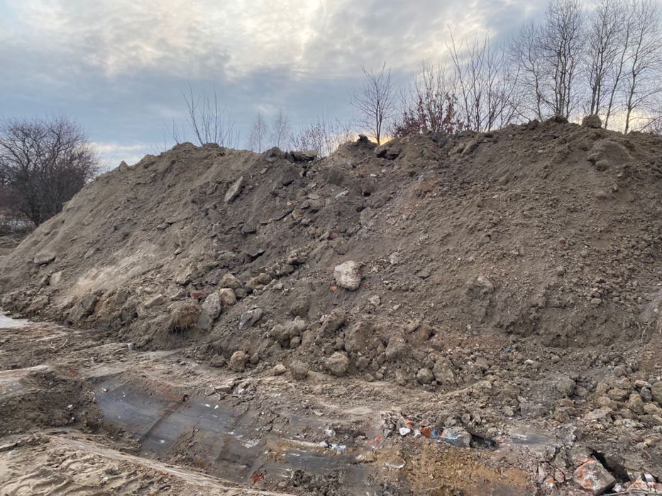 Ziemia na podniesienie terenu z transportem