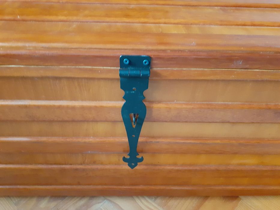 Baú de madeira artesanal