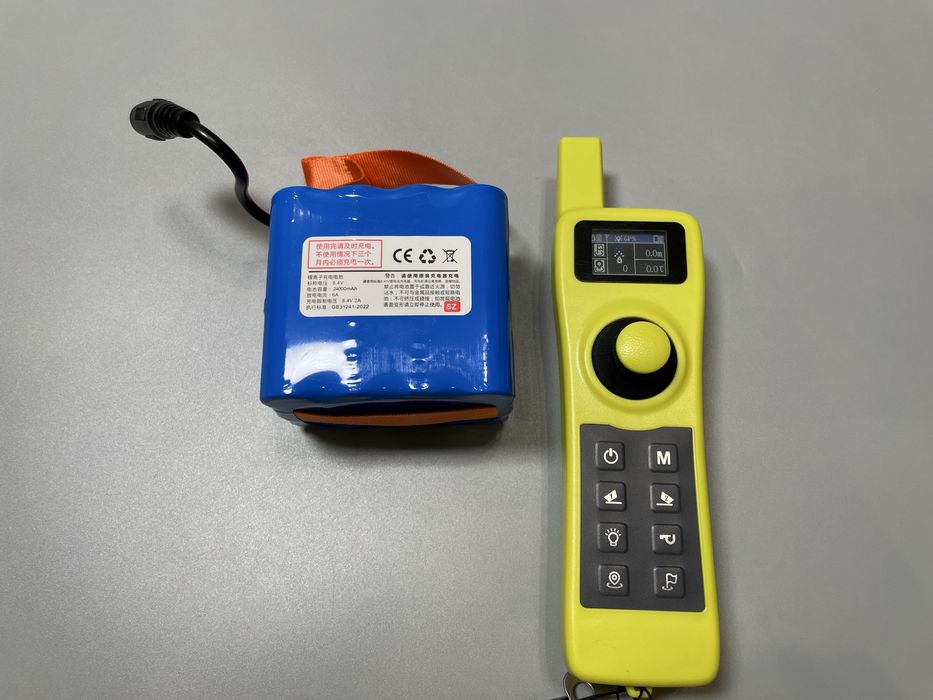 З ГЛИБИНОМІРОМ GPS D36 E Короповий кораблик для риболовлі Карповий завезення прикормочный Карповый кораблик для рыбалки завоза прикормки Глубиномером