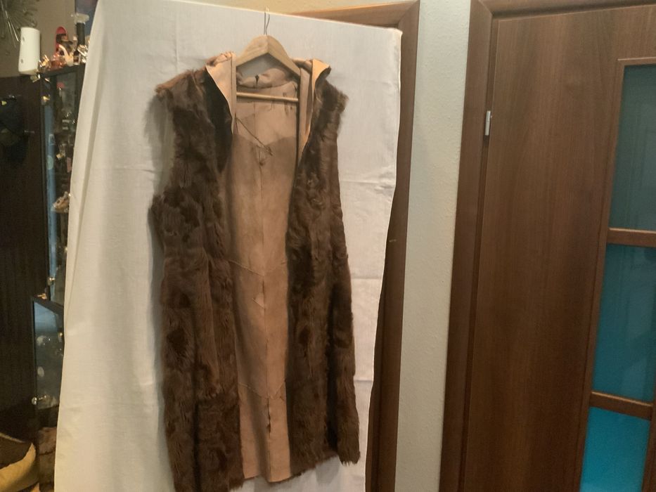 Długi damski bezrękawnik