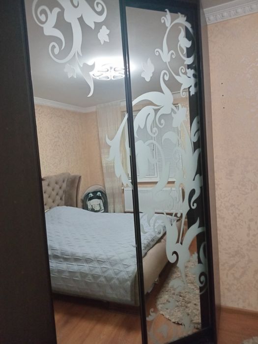 Продається кутова шафа