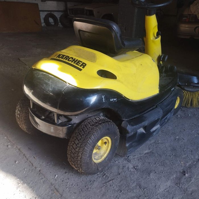 Прибиральна машина Karcher KMR-1000T: 135 000 грн