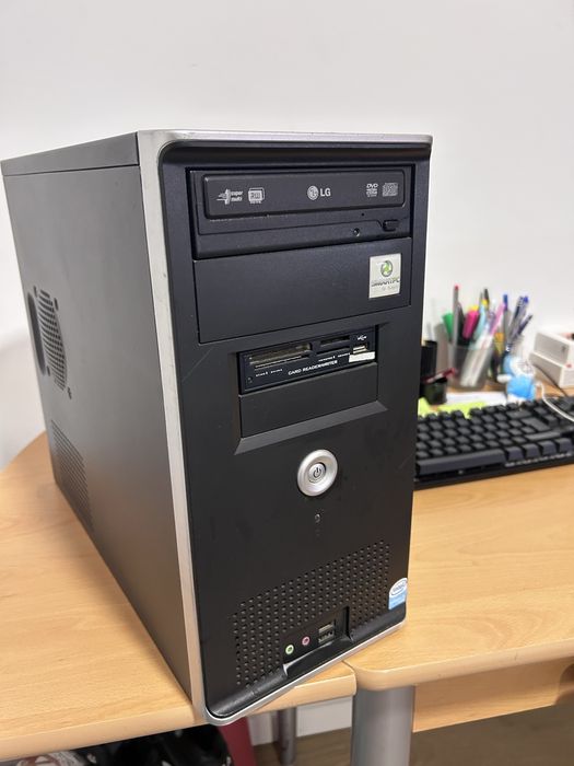 Torre de computador antiga