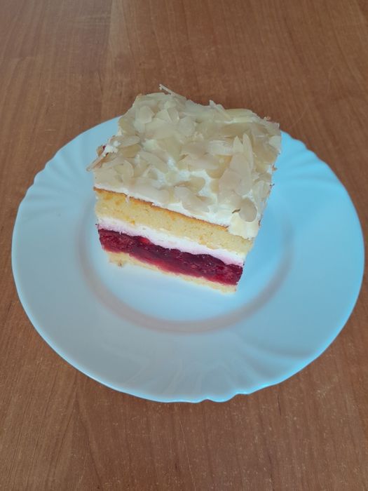 Domowe ciasta ciasteczka salatki na imprezę urodzinowy