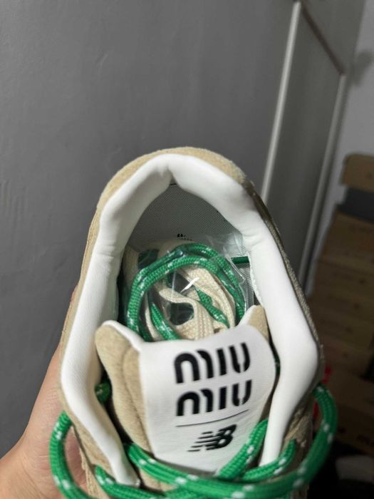MiuMiu-Trampki-Obuwie codzienne-Wysoka jakość-R.37