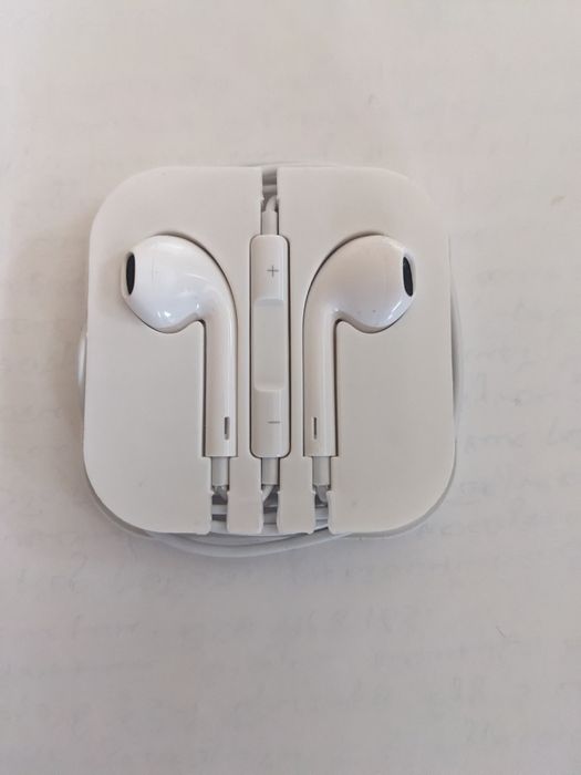 Наушники для телефона