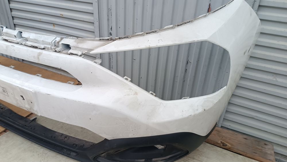 Vendo parachoque de frente citroen C4 MK 3 ano 2020/23