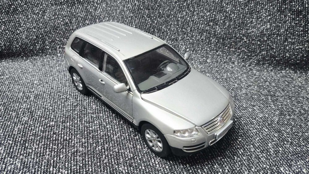Модель Volkswagen Touareg масштаб 1:24 Welly