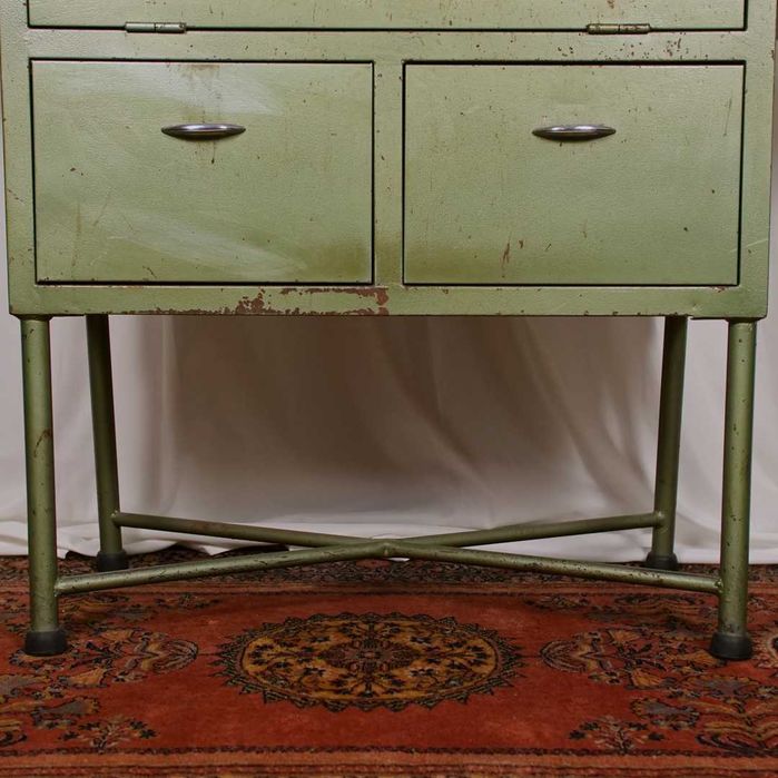 Mesa de corte industrial verde