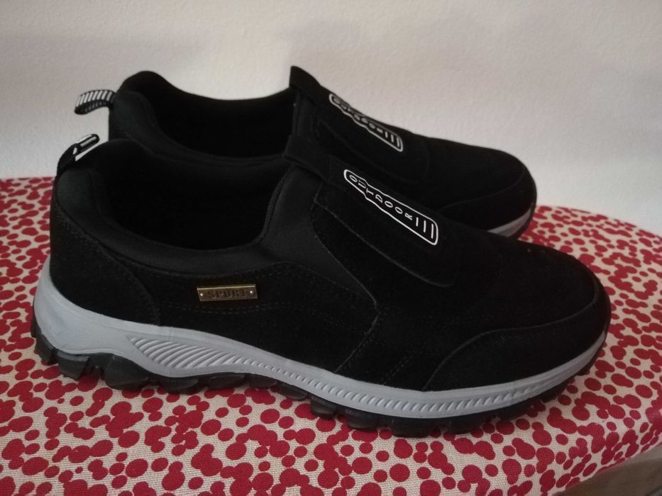 Sapatos pretos tam.41