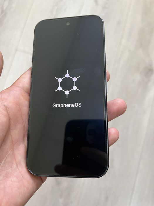 Pixel 9 128Gb Graphene OS  27 циклів