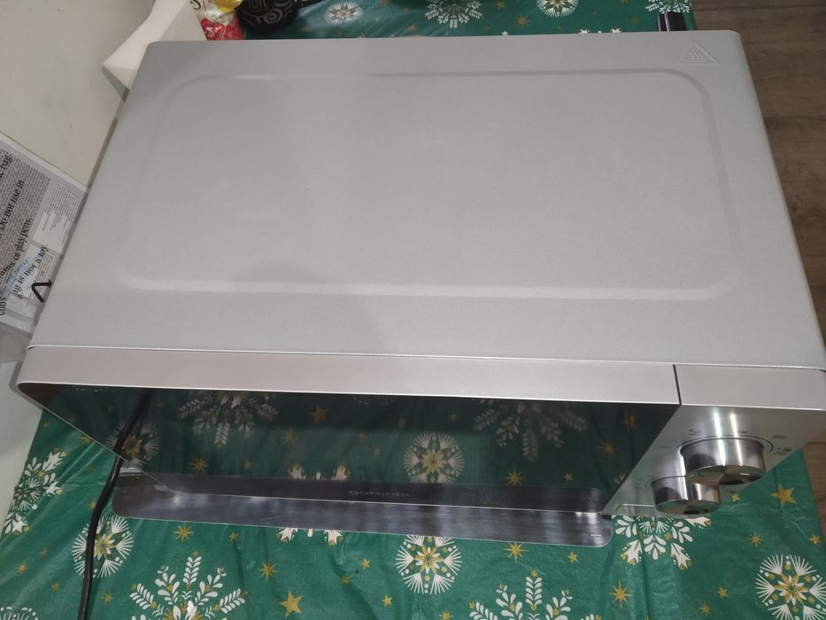 Микроволновка Gorenje MO20E1S 800Вт. Идеальное состояние.