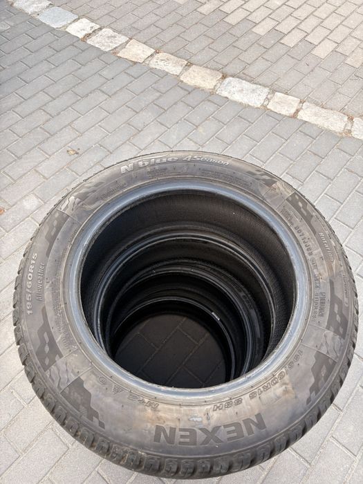 195/60/15 R15 opony wielosezon jak nowe komplet para