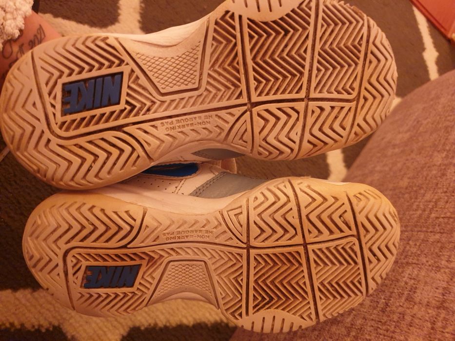 Buty nike chłopięce roz 27,5 , wkładka 18cm