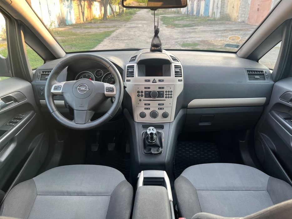 OPEL ZAFIRA 1.7 дизель 7 міст