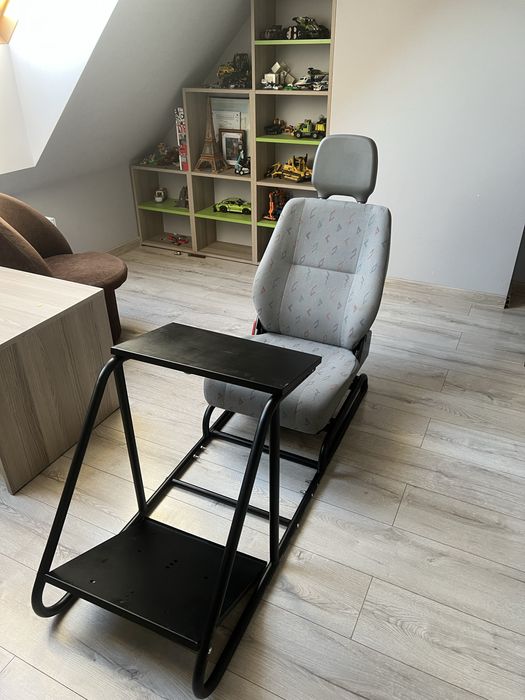 Stelaż na kierownice.