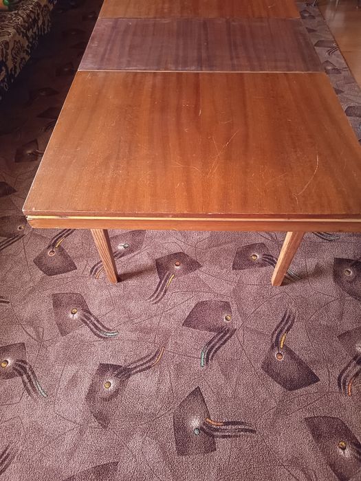 Продам розкладний стіл в м.Хуст