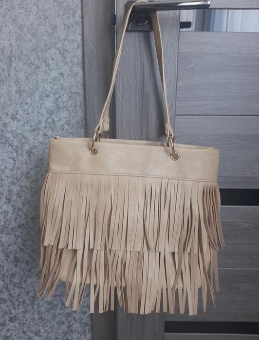 Сумочка з китицями