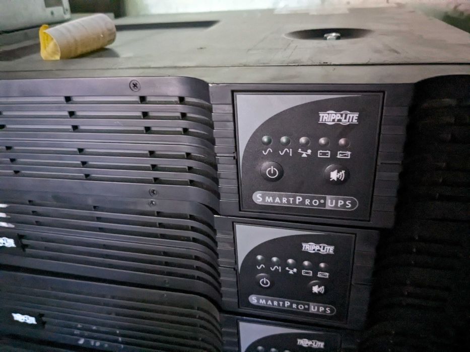 ДБЖ (ИБП) Tripp Lite SMX2200XLRT2U