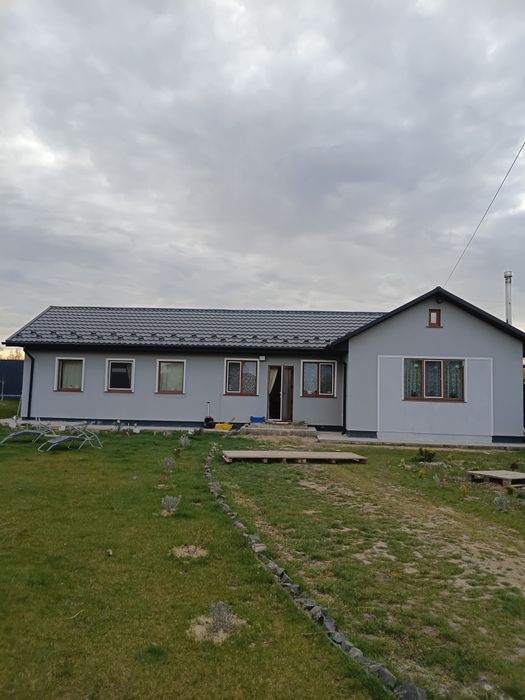 Продаю будинок який знаходиться в 10 км від міста Луцька