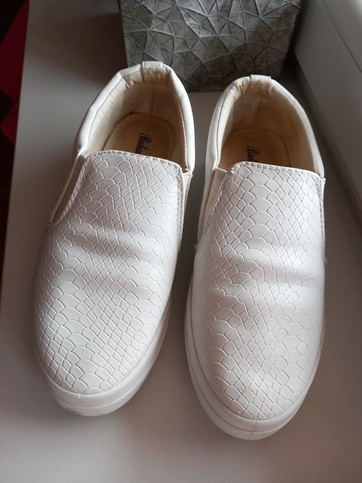 Trampki tenisówki slip on białe born2be rozmiar 36