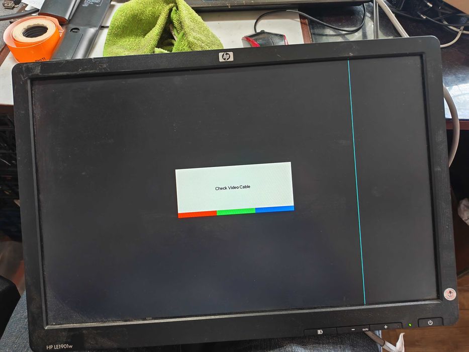 Монітор HP 19" робочий, з полосою