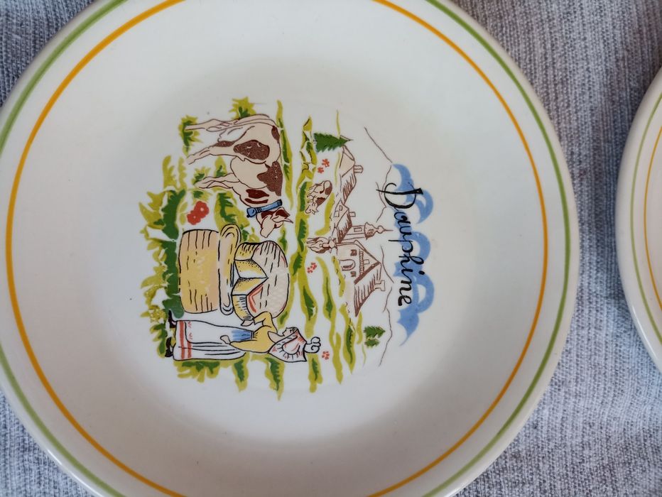 Conjunto de 7 pratos de servir queijo