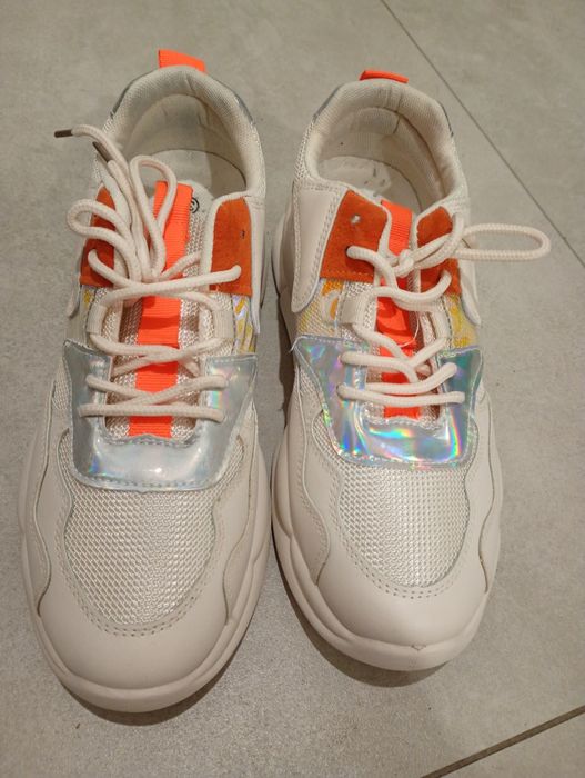 Buty damskie typu sportowe