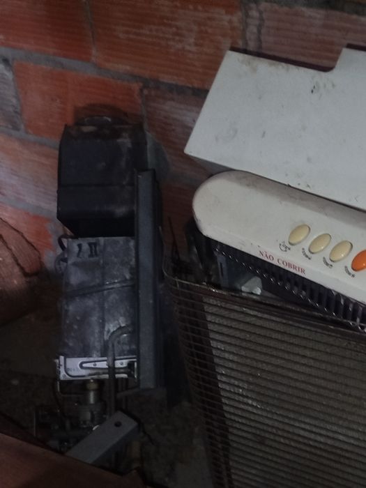 Vendo tudo junto rodas de bicicleta em alumínio e em ferro e quadros