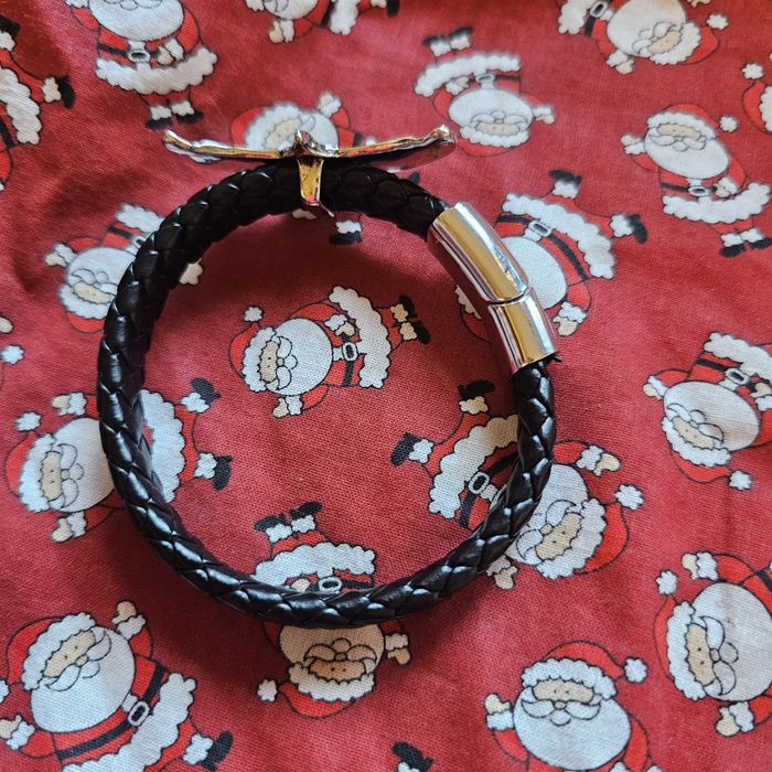 Modna pleciona branzoletka z orłem