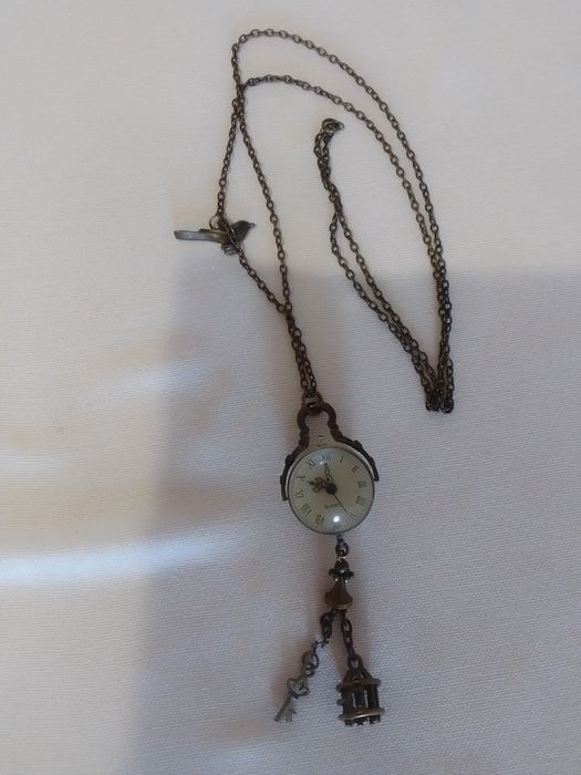 Часы подвеска QUARTZ