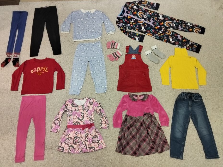 Віддам пакет одягу на зріст 104-110