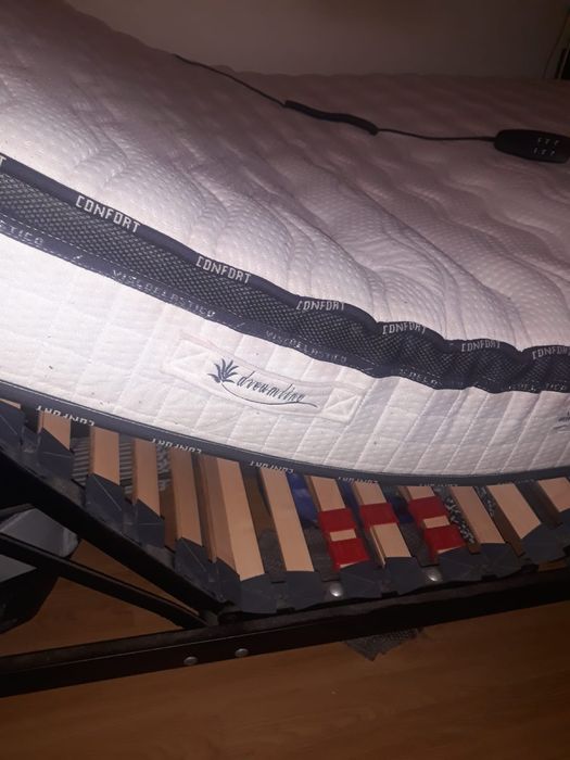 Cama de casal articulada elétrica com comando