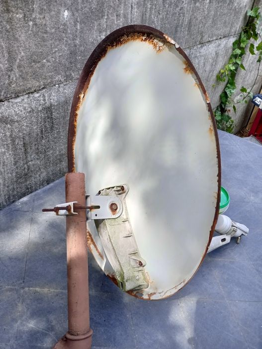 Antena satelitarna