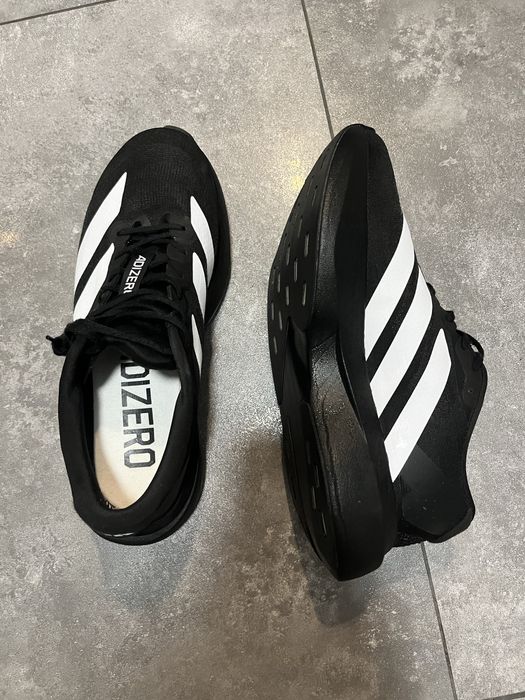 np. Adidas Adizero – buty do biegania
