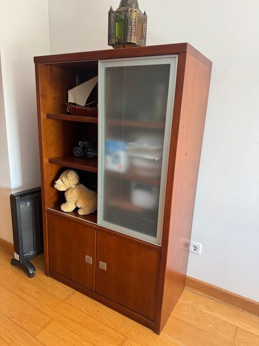 Vitrine de quarto madeira