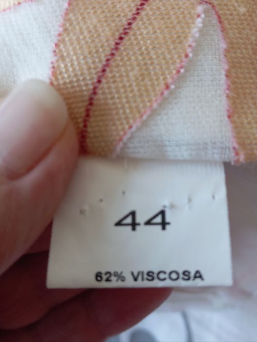 Top muito elegante 44, mas veste 40/42