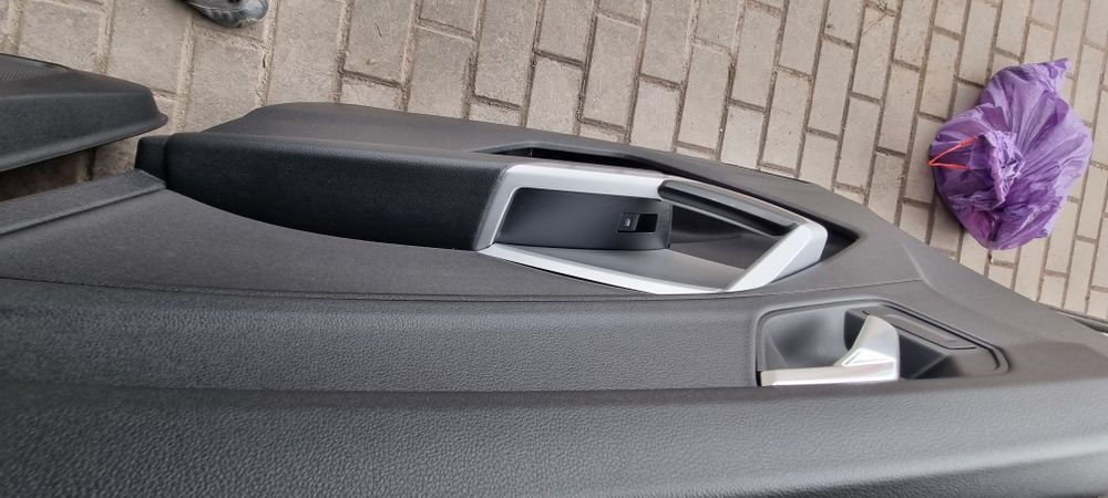 Boczek tapicerka Audi Q3 83A