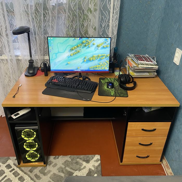 Стіл офісний компʼютерний