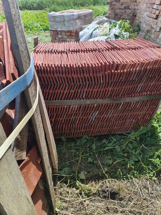 Dachówka caramiczna czerwona, niebieska