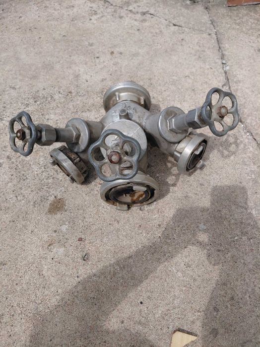 Rozdzielacz hydrauliczny strażacki grzybkowy potrójny