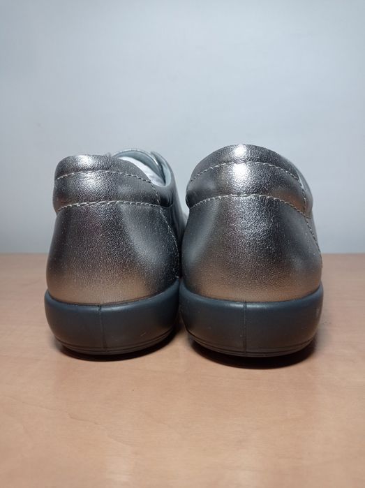 Кеди  шкіряні ЕССО Soft 2.0 36,39р.