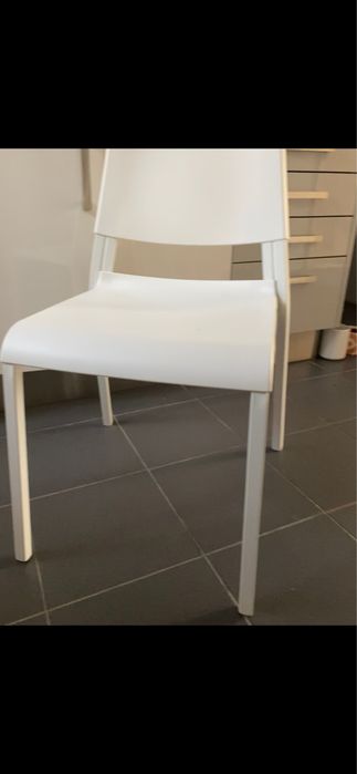 Cadeira branca Ikea Teodores