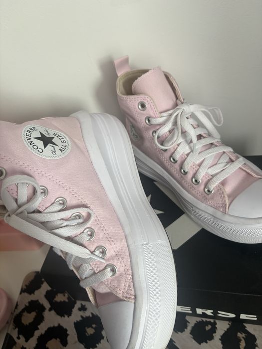 Converse na platformie