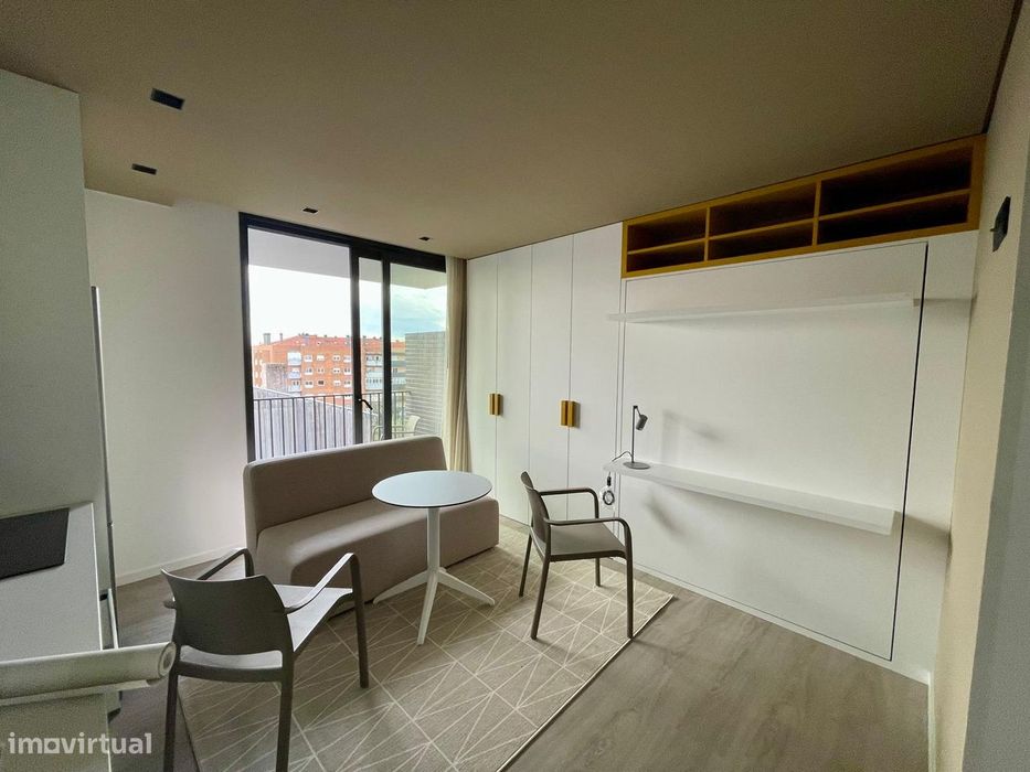 Excelente T0 totalmente equipado e mobilado