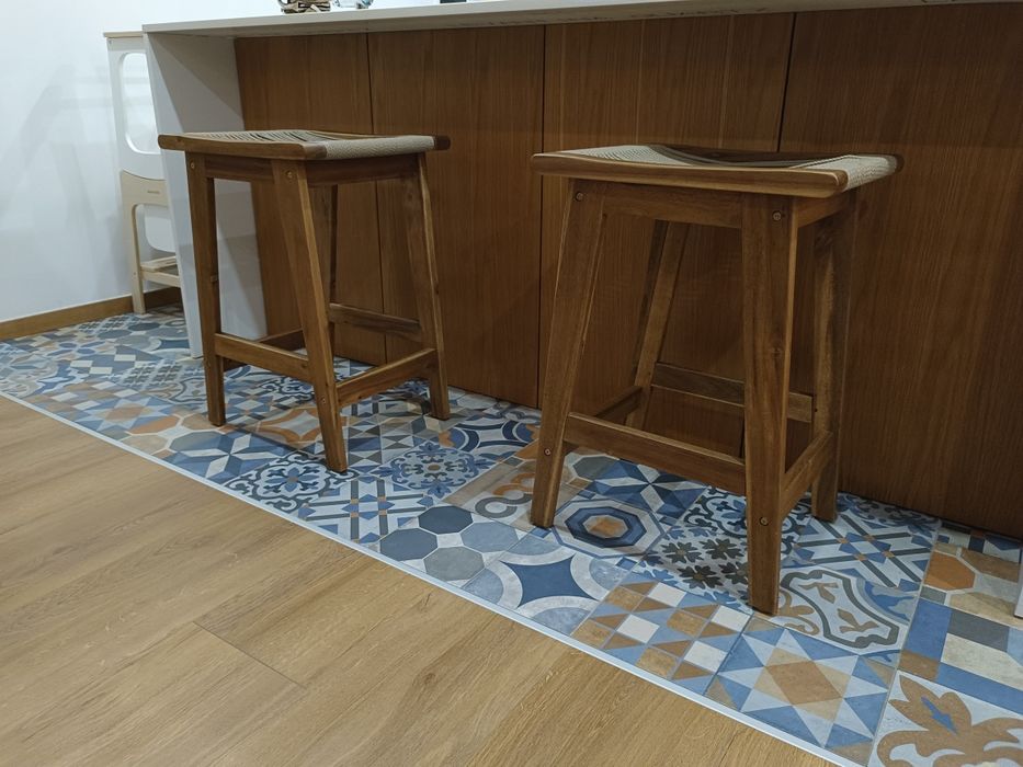 Conjunto de 2 bancos de ilha