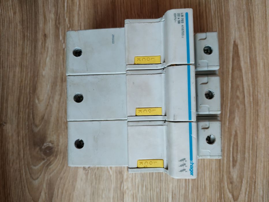 HAGER LR703 rozłącznik bezpieczników cylindryczny 3P 125A 22x58 690V